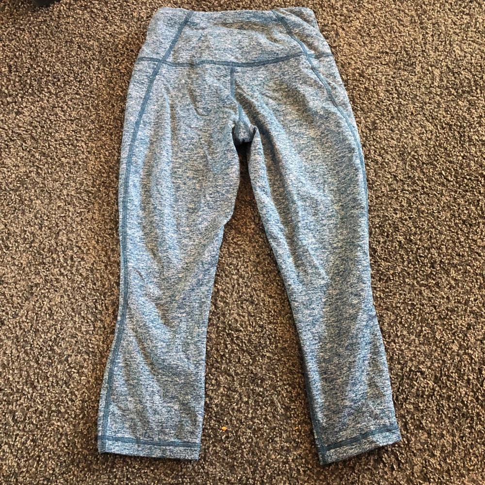 WOMENS PATAGONIA CROPPED LEGGINGS NEVER WORN!